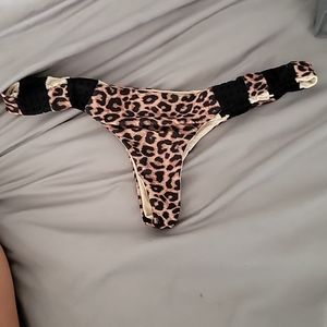 Acacia size medium bottoms